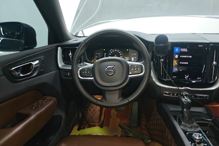 Used Volvo XC60 2021 T5 4x4 Smart Luxury Edition Steering Wheel