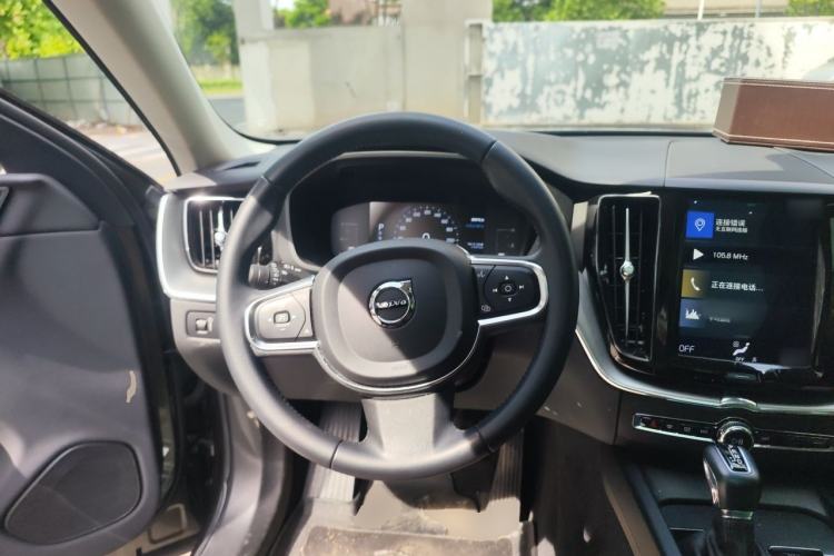 Used Volvo XC60 2021 T5 4x4 Smart Luxury Edition Steering Wheel