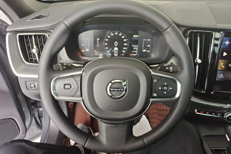 Used Volvo XC60 2021 T5 4x4 Smart Luxury Edition Steering Wheel