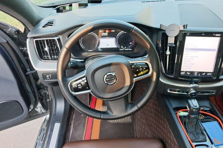 Used Volvo XC60 2021 T5 4x4 Smart Luxury Edition Steering Wheel