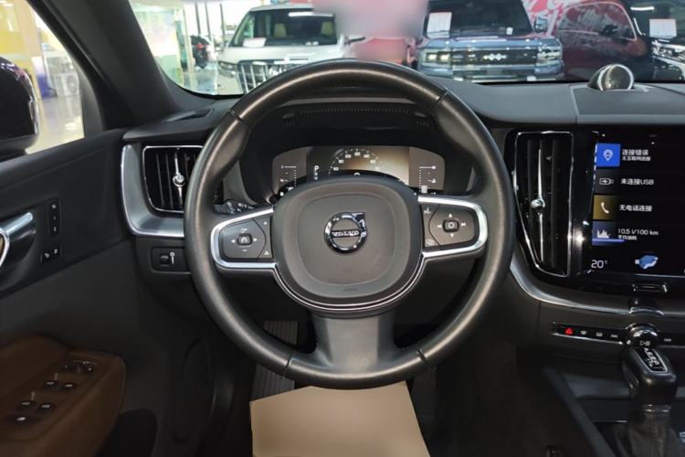 Used Volvo XC60 2021 T5 4x4 Smart Luxury Edition Steering Wheel