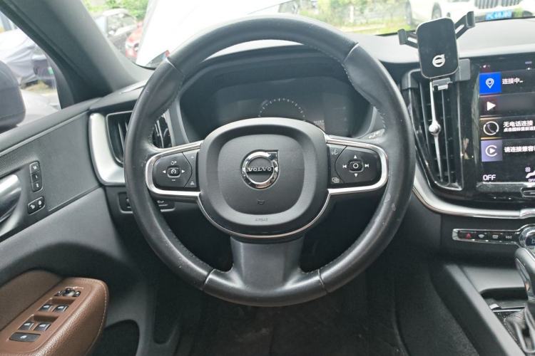 Used Volvo XC60 2021 T5 4x4 Smart Luxury Edition Steering Wheel