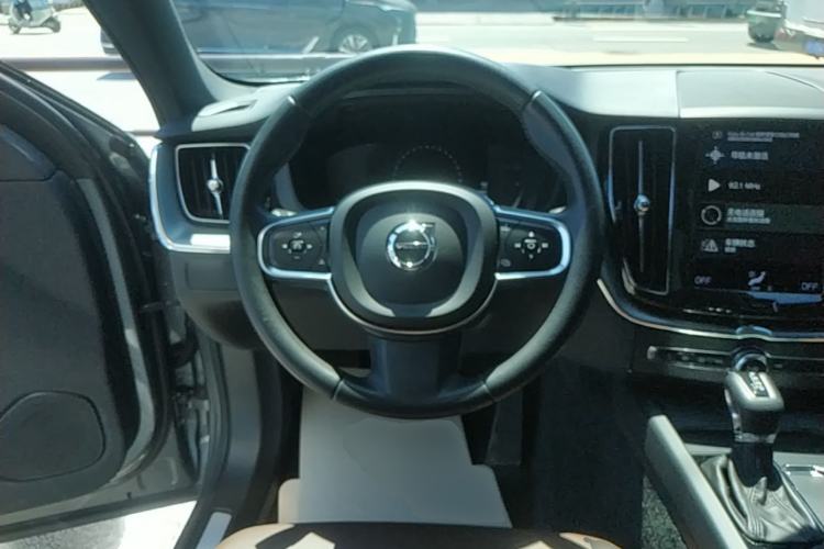 Used Volvo XC60 2021 T5 4x4 Smart Luxury Edition Steering Wheel
