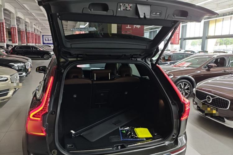 Used Volvo XC60 2021 T5 4x4 Smart Luxury Edition Trunk