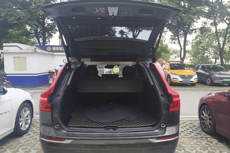 Used Volvo XC60 2021 T5 4x4 Smart Luxury Edition Trunk