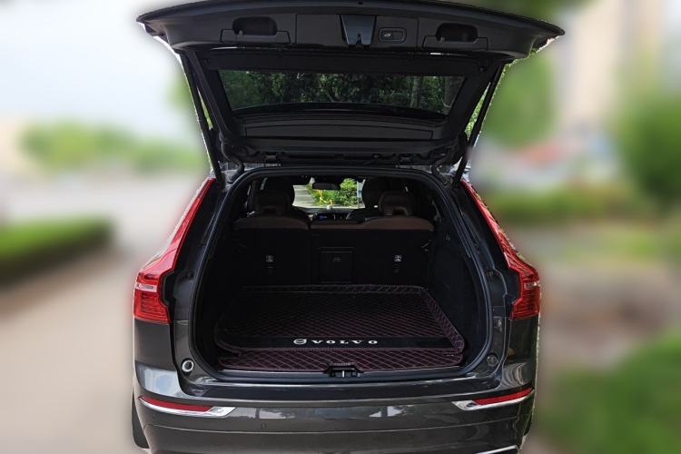 Used Volvo XC60 2021 T5 4x4 Smart Luxury Edition Trunk