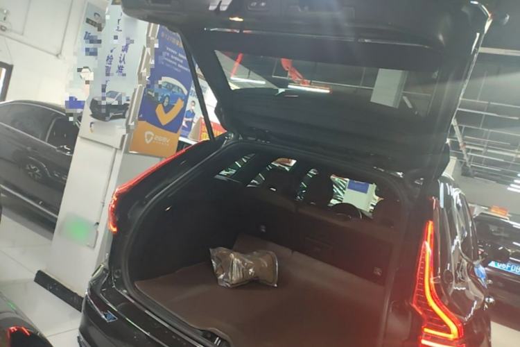 Used Volvo XC60 2021 T5 4x4 Smart Luxury Edition Trunk