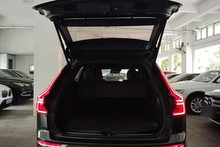 Used Volvo XC60 2021 T5 4x4 Smart Luxury Edition Trunk