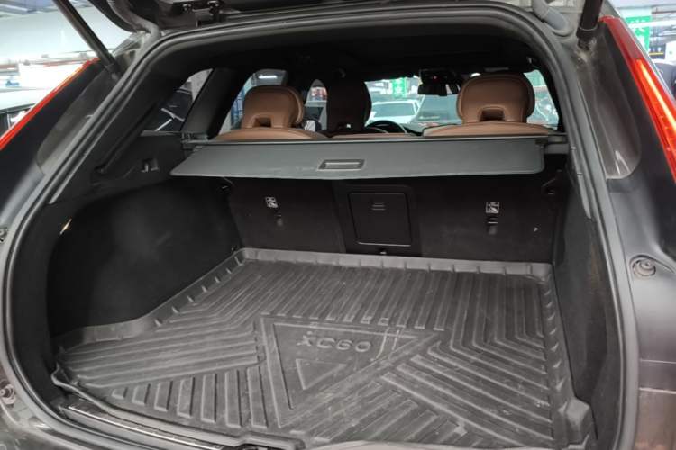 Used Volvo XC60 2021 T5 4x4 Smart Luxury Edition Trunk