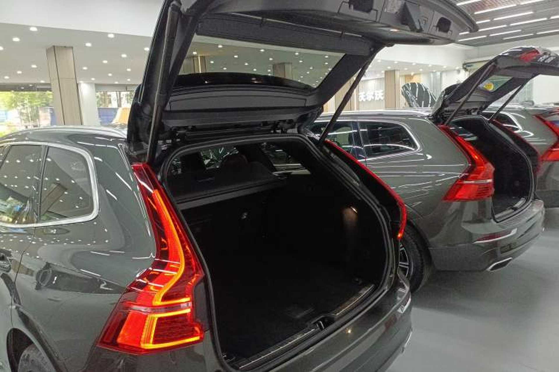 Used Volvo XC60 2021 T5 4x4 Smart Luxury Edition Trunk