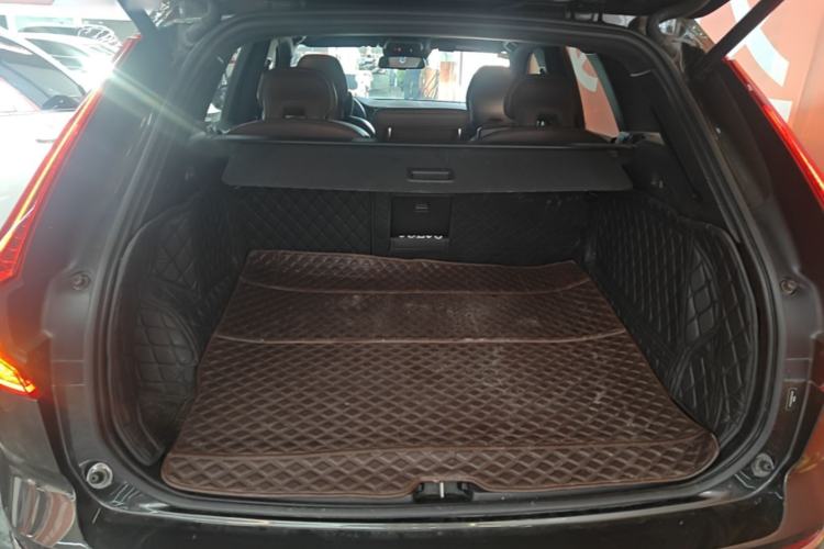 Used Volvo XC60 2021 T5 4x4 Smart Luxury Edition Trunk