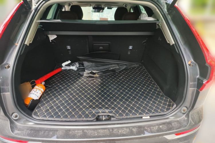 Used Volvo XC60 2021 T5 4x4 Smart Luxury Edition Trunk
