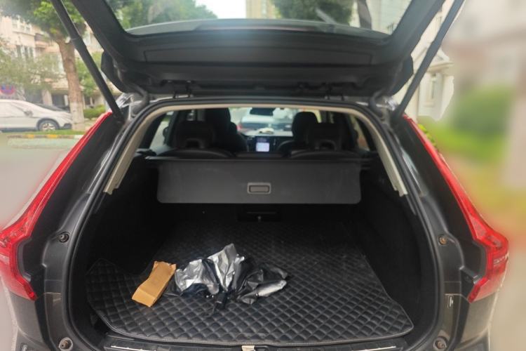 Used Volvo XC60 2021 T5 4x4 Smart Luxury Edition Trunk