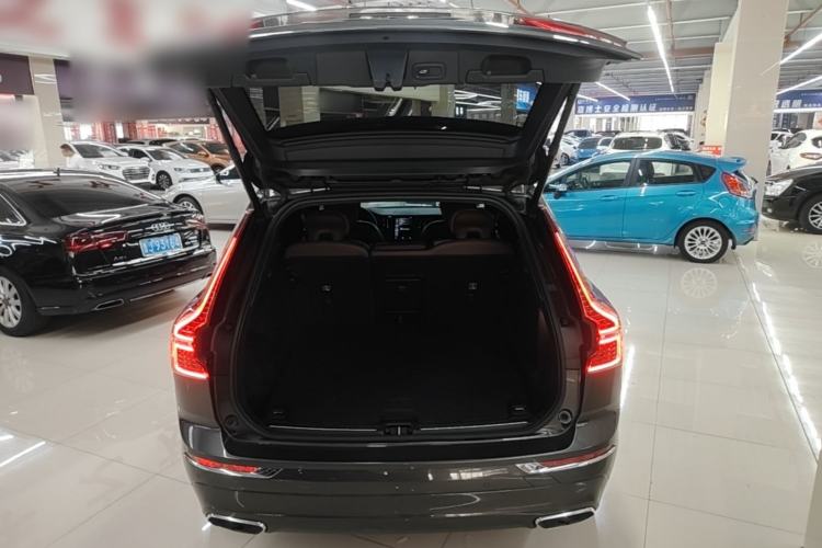 Used Volvo XC60 2021 T5 4x4 Smart Luxury Edition Trunk