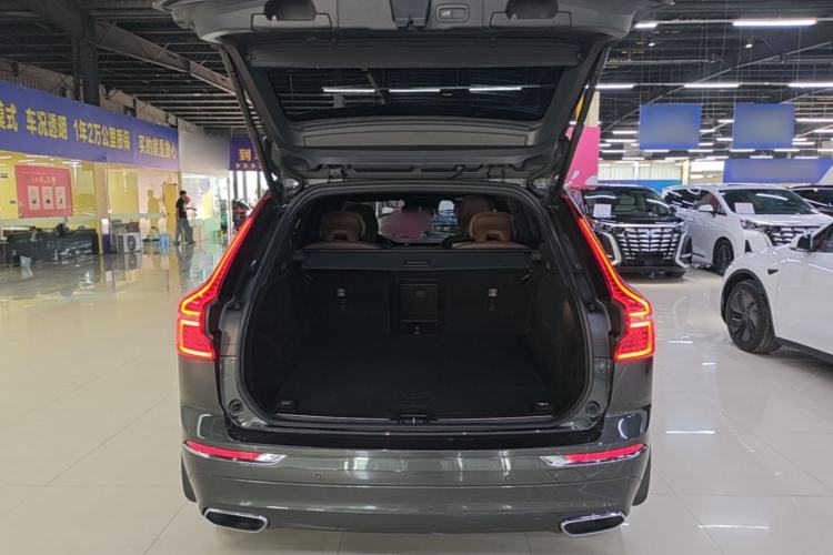 Used Volvo XC60 2021 T5 4x4 Smart Luxury Edition Trunk