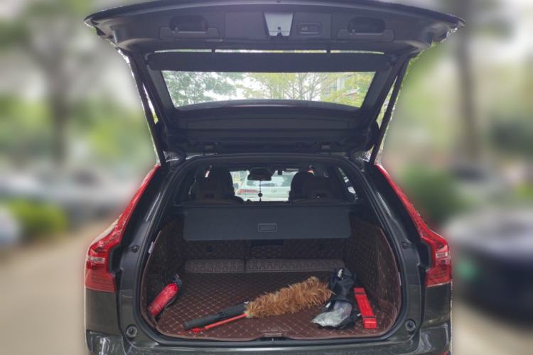 Used Volvo XC60 2021 T5 4x4 Smart Luxury Edition Trunk
