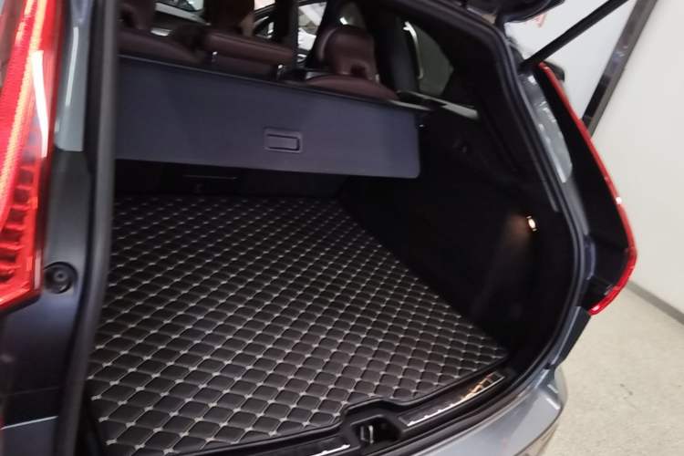 Used Volvo XC60 2021 T5 4x4 Smart Luxury Edition Trunk