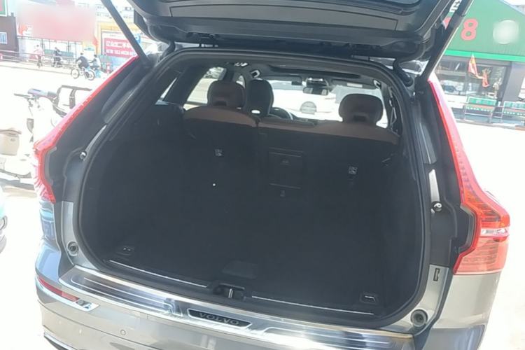 Used Volvo XC60 2021 T5 4x4 Smart Luxury Edition Trunk