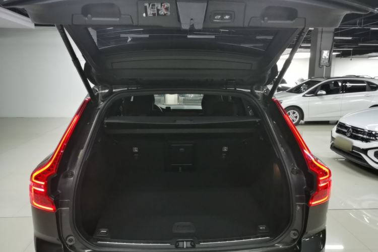 Used Volvo XC60 2021 T5 4x4 Smart Luxury Edition Trunk