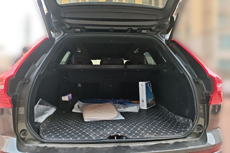 Used Volvo XC60 2021 T5 4x4 Smart Luxury Edition Trunk