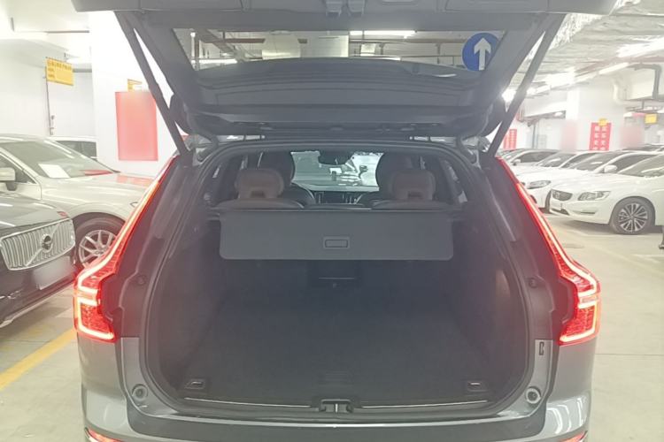 Used Volvo XC60 2021 T5 4x4 Smart Luxury Edition Trunk