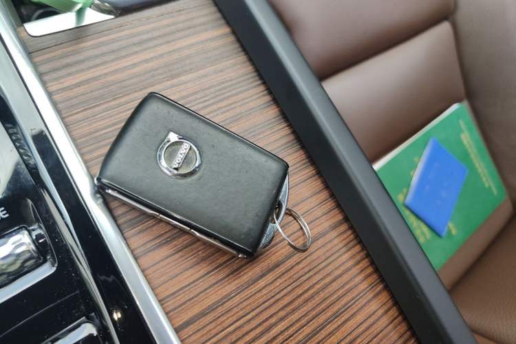 Used Volvo XC60 2021 T5 4x4 Smart Luxury Edition Vehicle Key