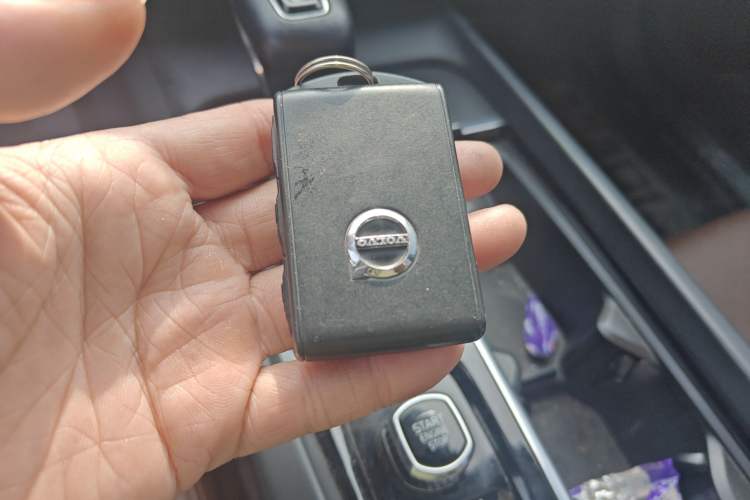 Used Volvo XC60 2021 T5 4x4 Smart Luxury Edition Vehicle Key