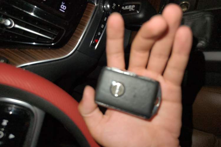 Used Volvo XC60 2021 T5 4x4 Smart Luxury Edition Vehicle Key