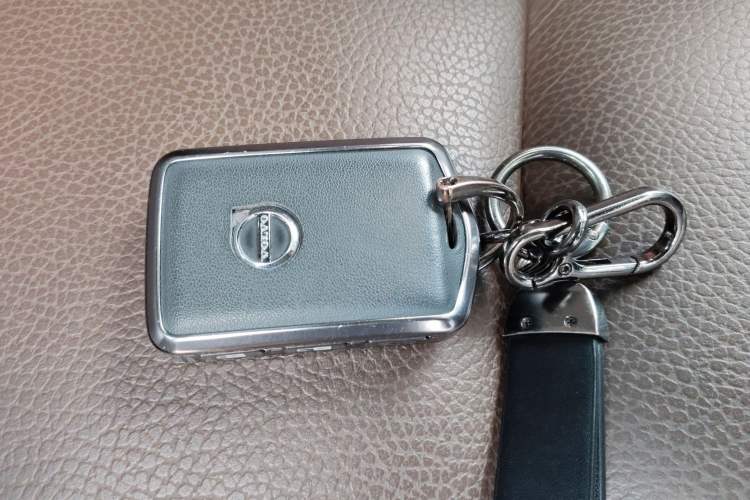 Used Volvo XC60 2021 T5 4x4 Smart Luxury Edition Vehicle Key
