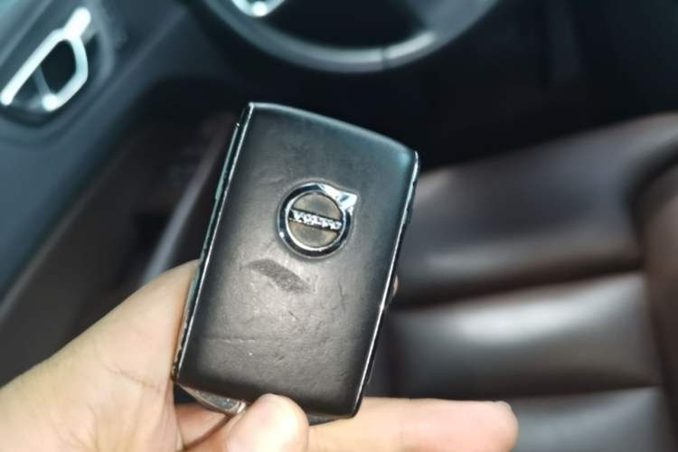 Used Volvo XC60 2021 T5 4x4 Smart Luxury Edition Vehicle Key