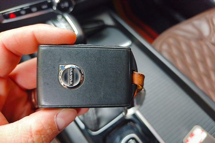 Used Volvo XC60 2021 T5 4x4 Smart Luxury Edition Vehicle Key