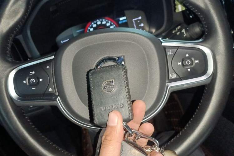 Used Volvo XC60 2021 T5 4x4 Smart Luxury Edition Vehicle Key
