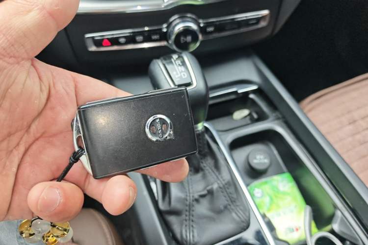 Used Volvo XC60 2021 T5 4x4 Smart Luxury Edition Vehicle Key