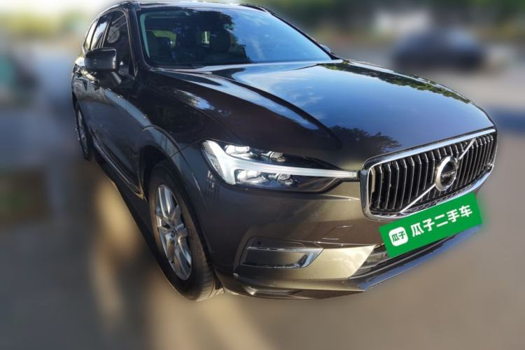 Used Volvo XC60 2021 T5 4x4 Smart Luxury Edition Front Right 45 Deg