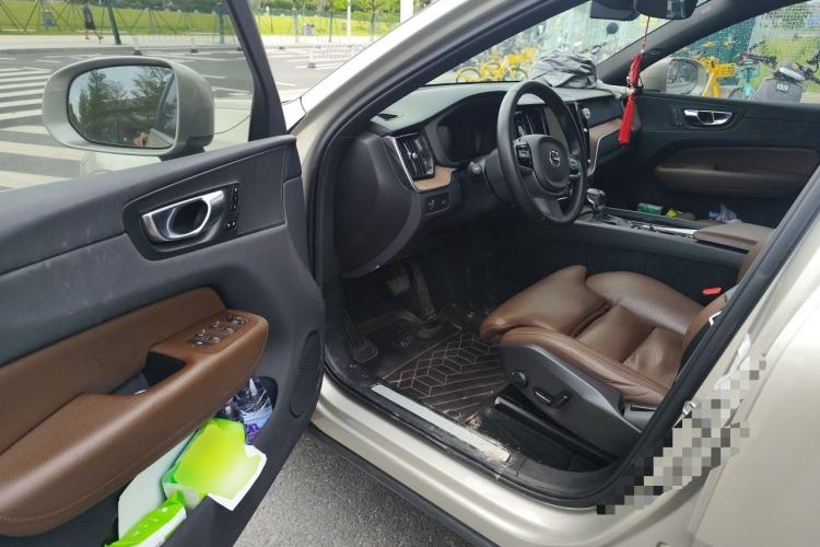 Used Volvo XC60 2021 T5 4x4 Smart Luxury Edition Driver Seat