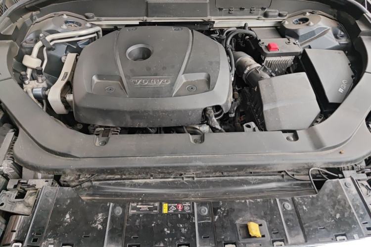 Used Volvo XC60 2021 T5 4x4 Smart Luxury Edition Engine Bay