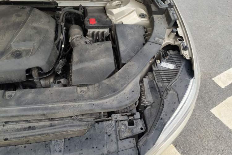 Used Volvo XC60 2021 T5 4x4 Smart Luxury Edition Engine Bay Left