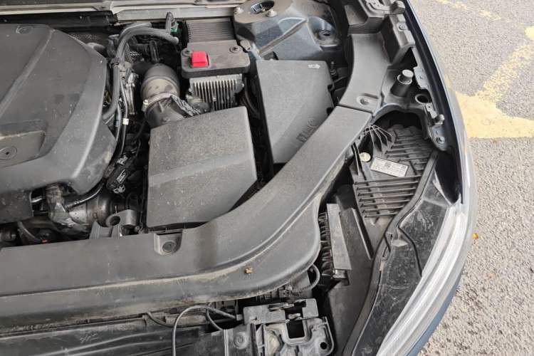 Used Volvo XC60 2021 T5 4x4 Smart Luxury Edition Engine Bay Left