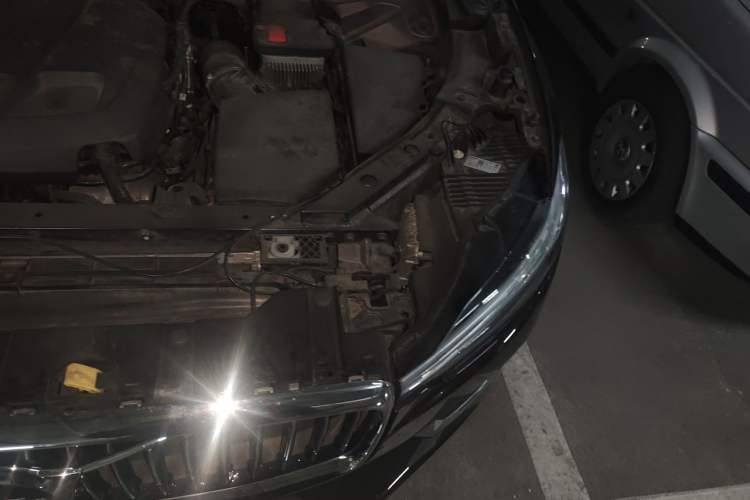 Used Volvo XC60 2021 T5 4x4 Smart Luxury Edition Engine Bay Left