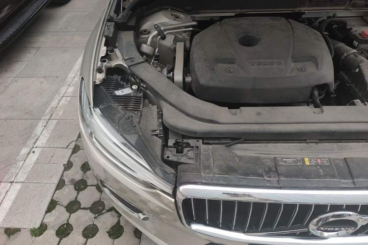 Used Volvo XC60 2021 T5 4x4 Smart Luxury Edition Engine Bay Right