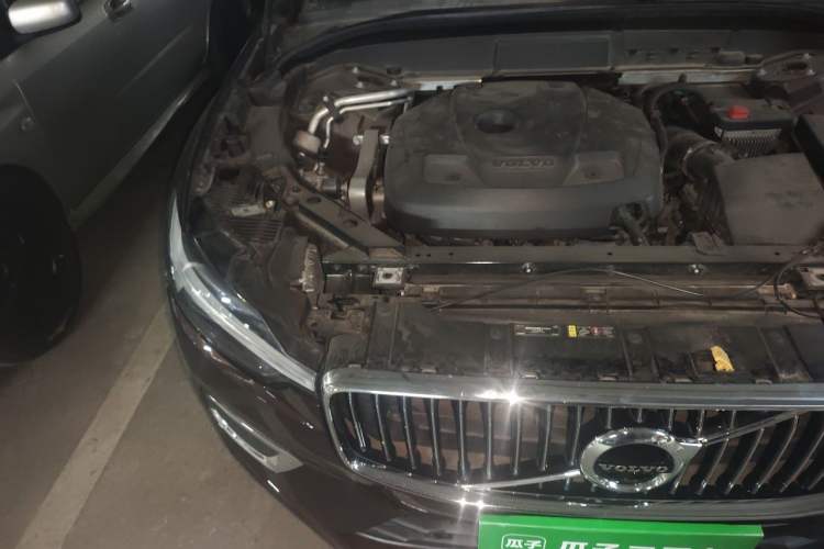 Used Volvo XC60 2021 T5 4x4 Smart Luxury Edition Engine Bay Right