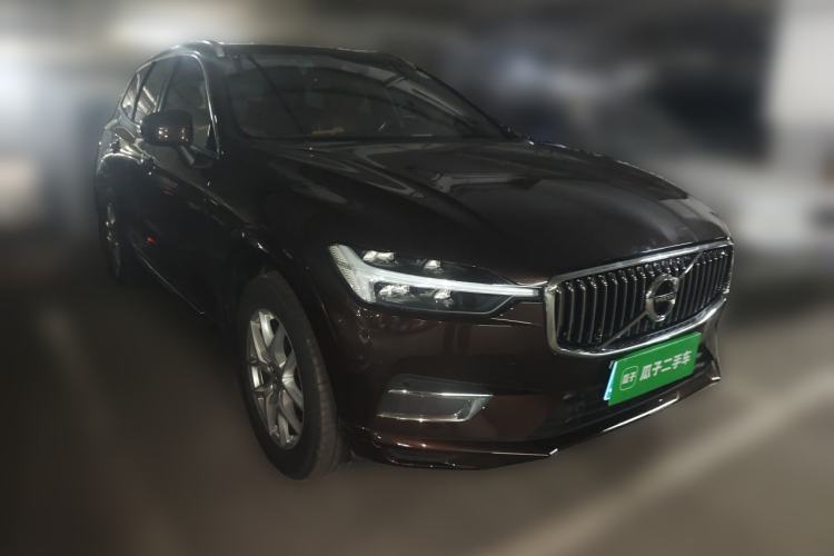 Used Volvo XC60 2021 T5 4x4 Smart Luxury Edition Front Right 45 Deg