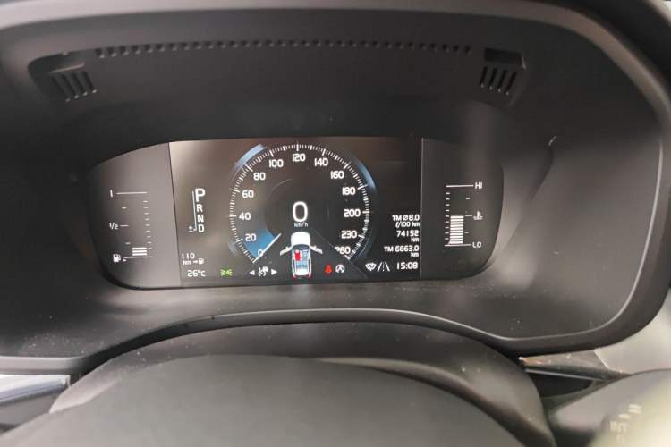 Used Volvo XC60 2021 T5 4x4 Smart Luxury Edition Instrument Cluster