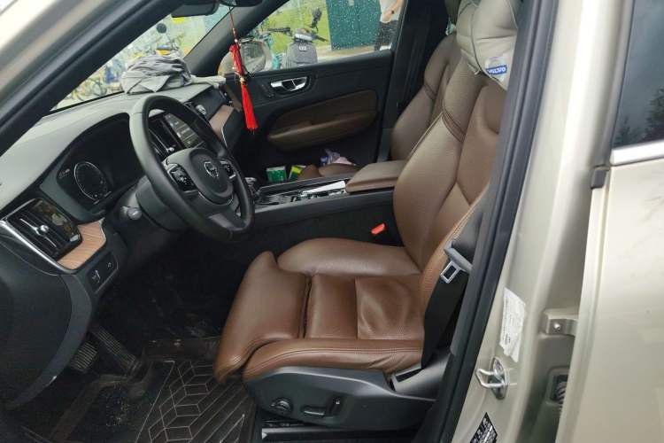 Used Volvo XC60 2021 T5 4x4 Smart Luxury Edition Left Front Seat