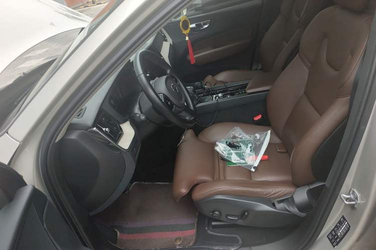 Used Volvo XC60 2021 T5 4x4 Smart Luxury Edition Left Front Seat