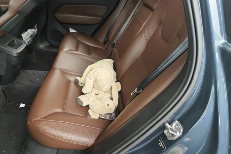 Used Volvo XC60 2021 T5 4x4 Smart Luxury Edition Left Rear Seat