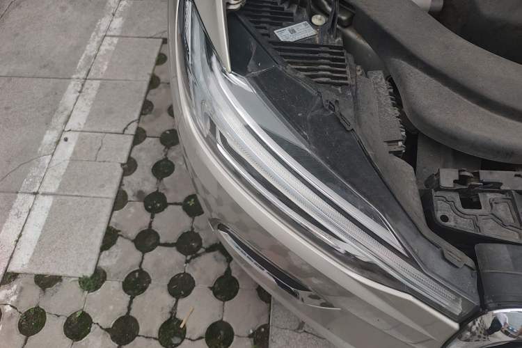 Used Volvo XC60 2021 T5 4x4 Smart Luxury Edition Right Front Headlight