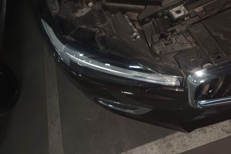 Used Volvo XC60 2021 T5 4x4 Smart Luxury Edition Right Front Headlight