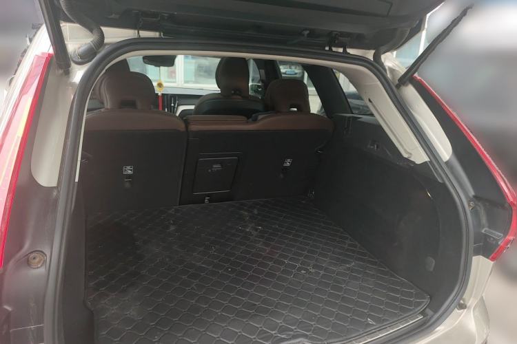 Used Volvo XC60 2021 T5 4x4 Smart Luxury Edition Trunk