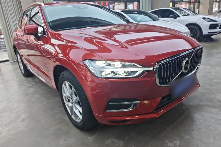 Used Volvo XC60 2021 T5 4x4 Smart Luxury Edition Front Right 45 Deg